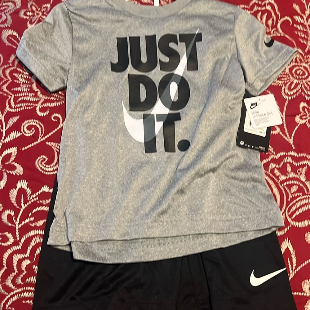 Boys Nike short set